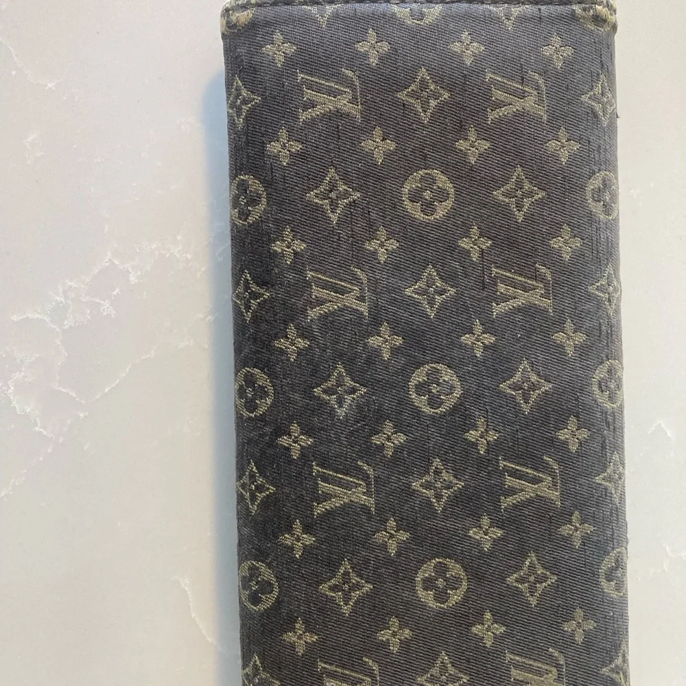Louis Vuitton Classic Monogram Wallet & Card Holder - Brown - Picture 8 of 8
